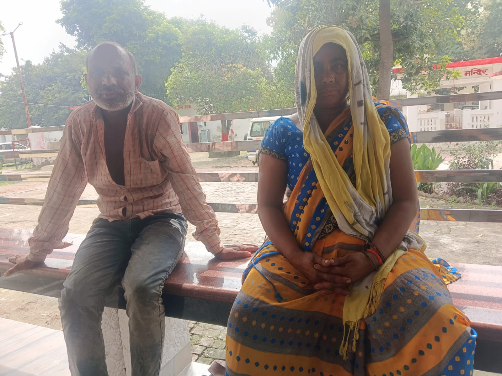 पान मसाला लेने के लिए रूके स्कूटी सवार सूबेदार व उसकी पत्नी से कार सवार युवकों ने की थी अभ्रद टिप्पणी महिला ने किया विरोध